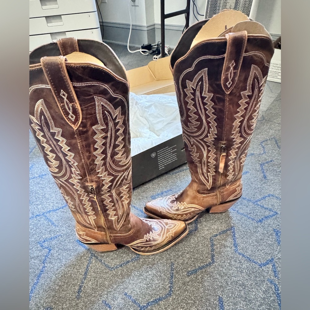 Ariat Dark Brown Embroidered Heeled Boots
